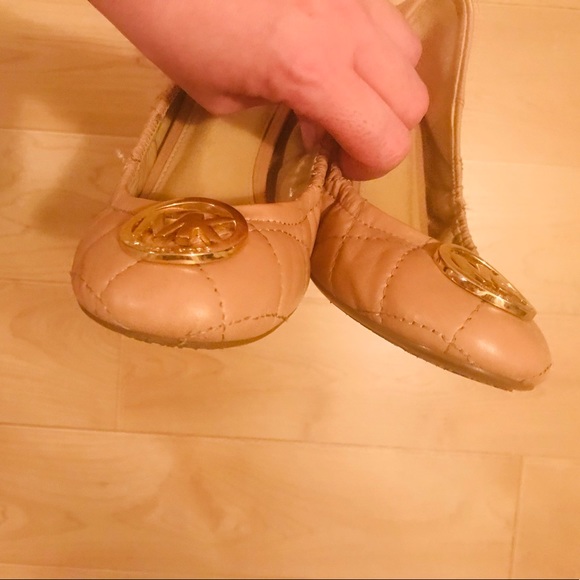 Michael Kors Fulton quilted nude flats - Picture 3 of 11